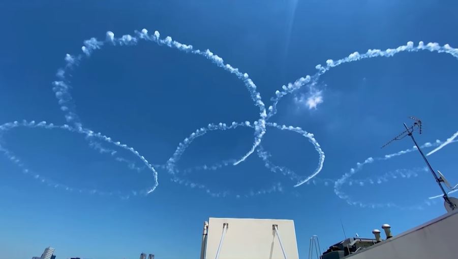 Japanese Fighter Pilots Create Olympic Rings Over The Tokyo Sky 1
