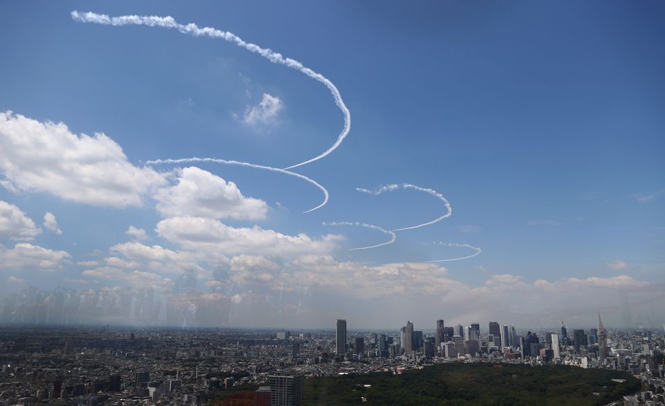 Japanese Fighter Pilots Create Olympic Rings Over The Tokyo Sky 4