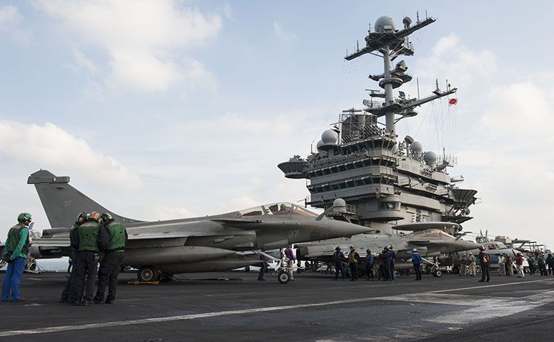 Photos Of French Rafale Fighters Operating From US Aircraft Carrier 3