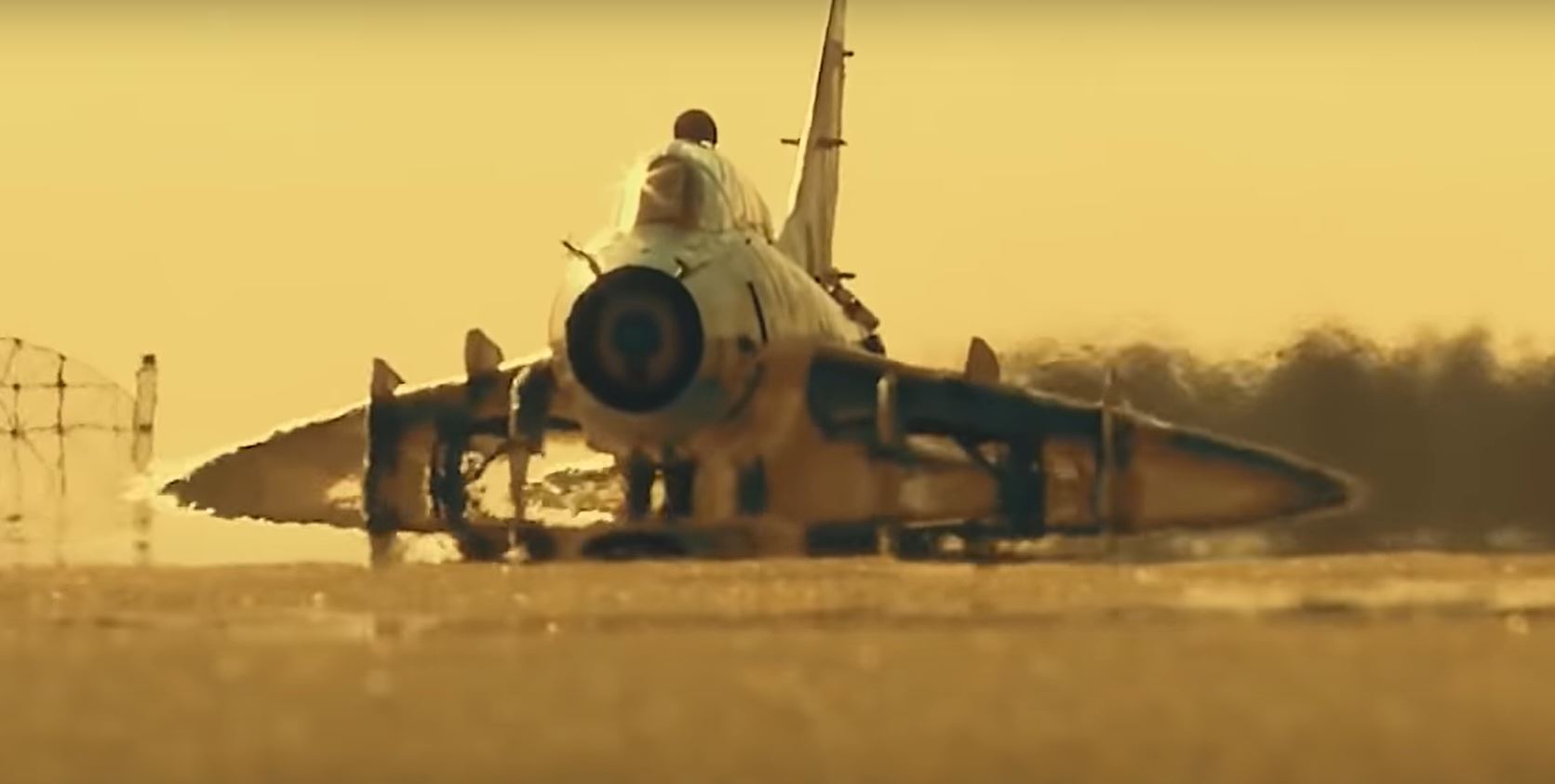 Watch How Supersonic Su-22 Carrying Out Low Flying Attacks 1