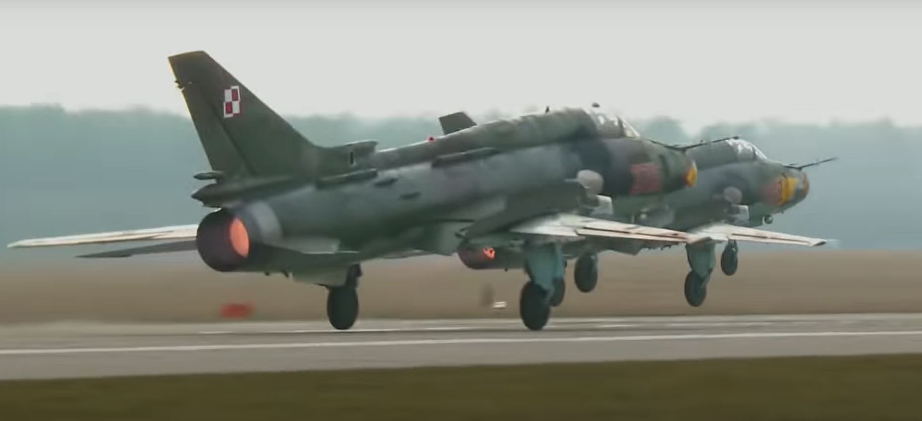 Watch How Supersonic Su-22 Carrying Out Low Flying Attacks 3