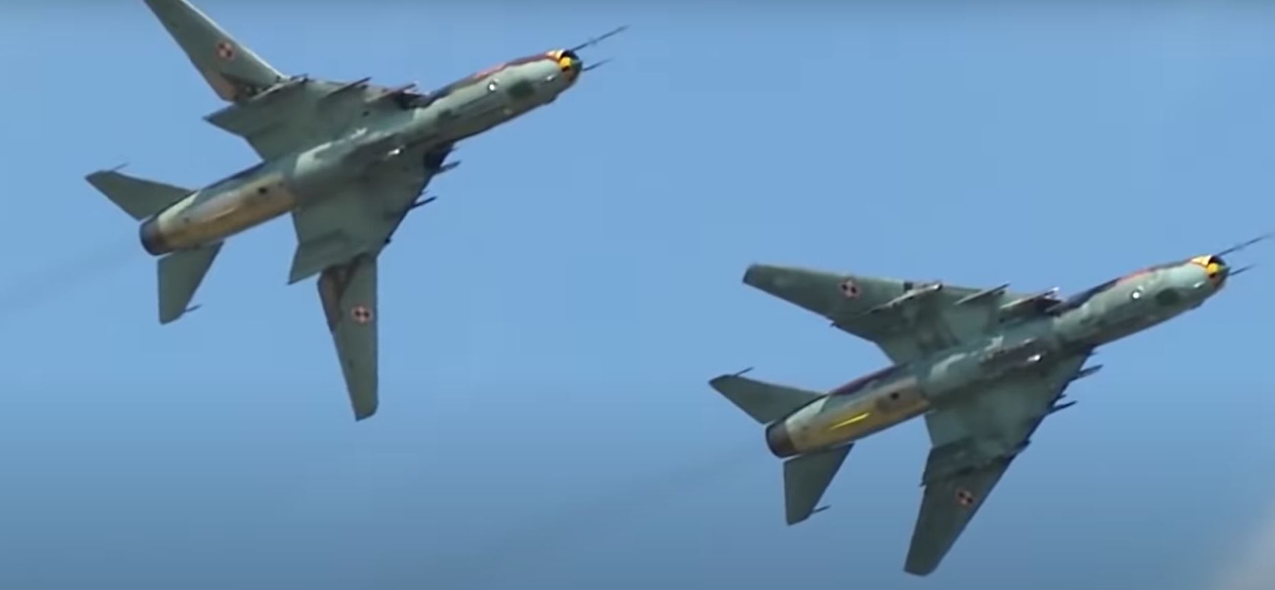 Watch How Supersonic Su-22 Carrying Out Low Flying Attacks 5