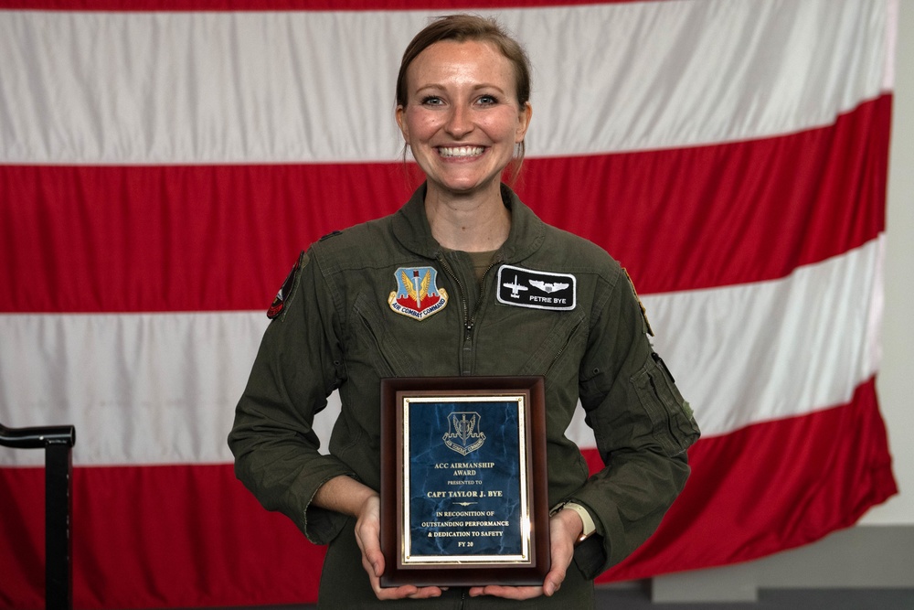 The Female Pilot Who Won An Award For A Successful A-10 Belly Landing 3